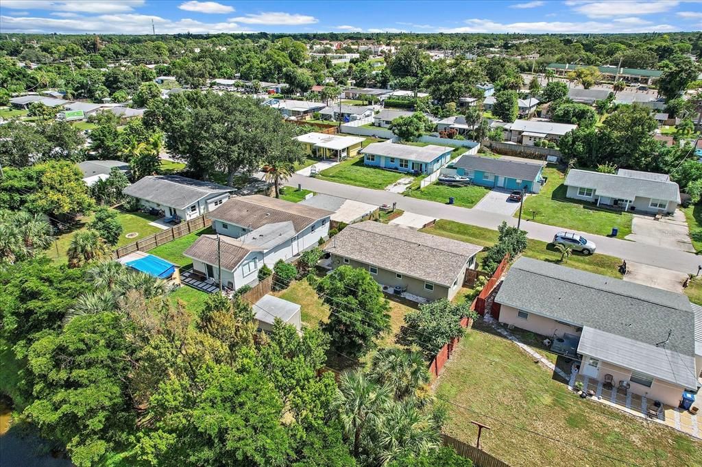 For Sale: $324,900 (2 beds, 1 baths, 898 Square Feet)