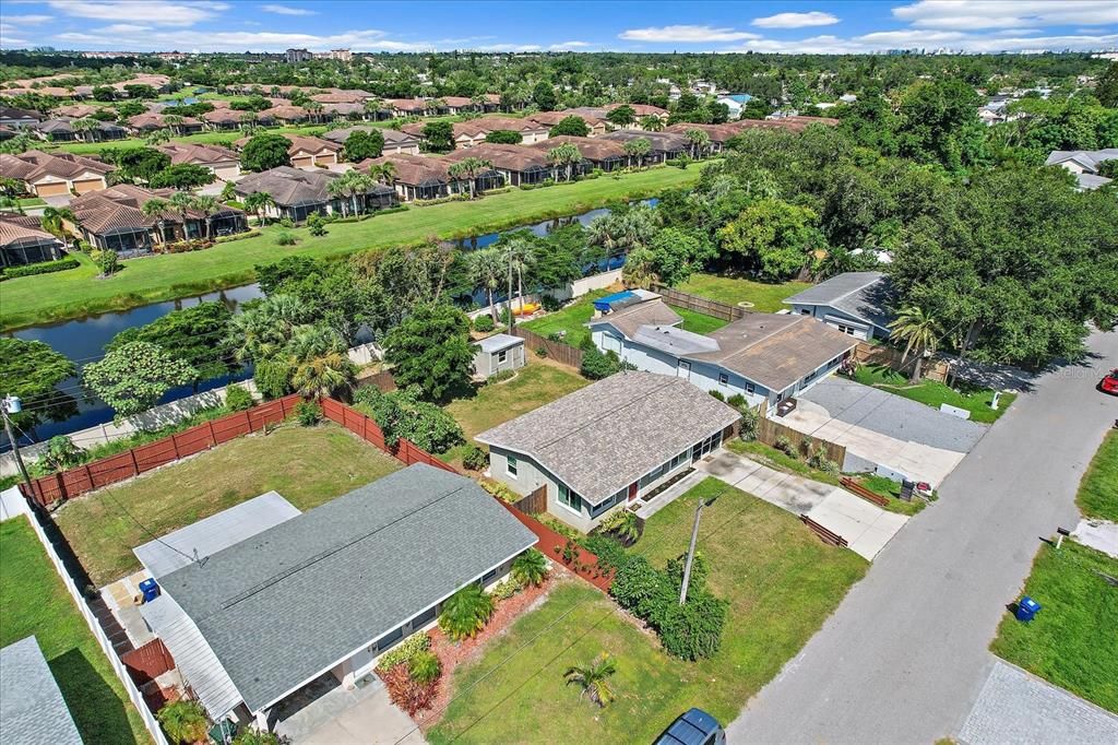 For Sale: $324,900 (2 beds, 1 baths, 898 Square Feet)