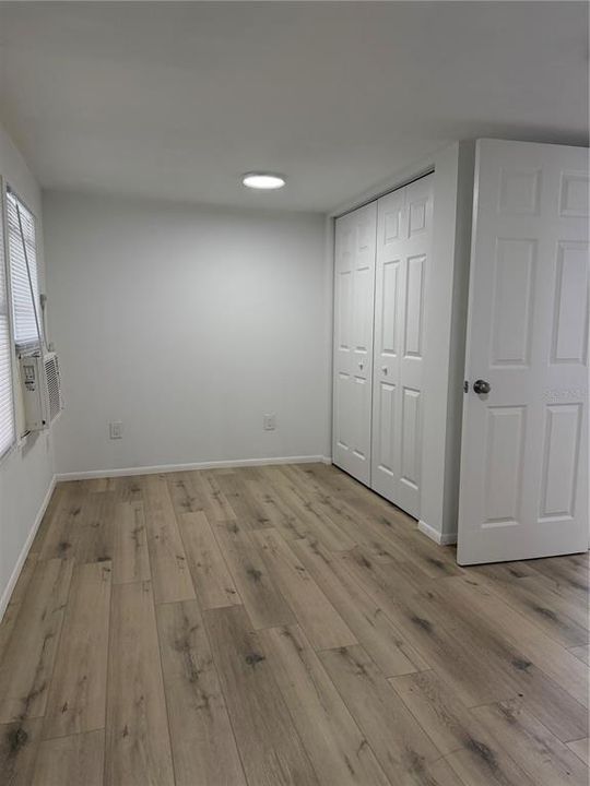 For Sale: $170,000 (2 beds, 1 baths, 892 Square Feet)