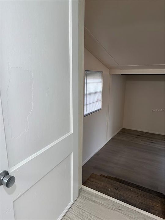 For Sale: $170,000 (2 beds, 1 baths, 892 Square Feet)