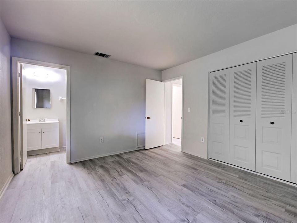 En Venta: $215,000 (2 camas, 2 baños, 998 Pies cuadrados)