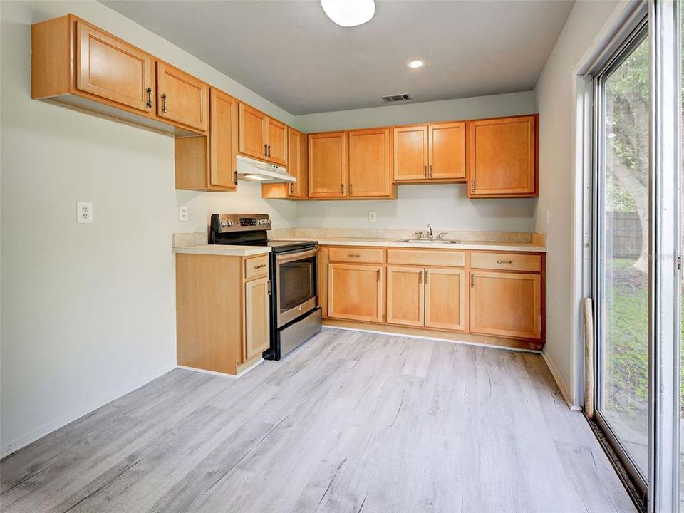 En Venta: $215,000 (2 camas, 2 baños, 998 Pies cuadrados)