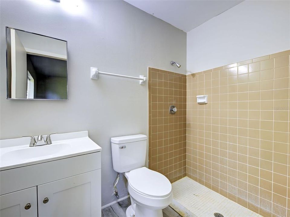 En Venta: $215,000 (2 camas, 2 baños, 998 Pies cuadrados)