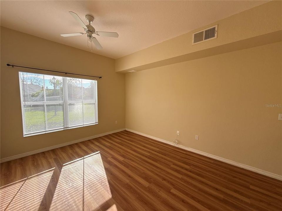 For Rent: $1,900 (4 beds, 3 baths, 1470 Square Feet)