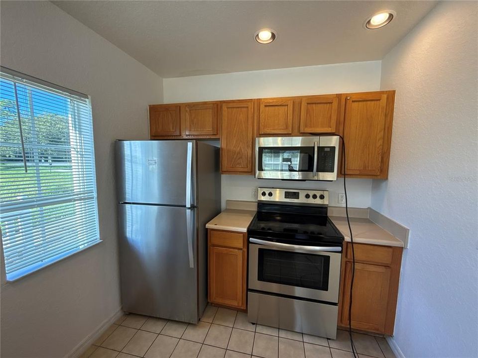 For Rent: $1,900 (4 beds, 3 baths, 1470 Square Feet)