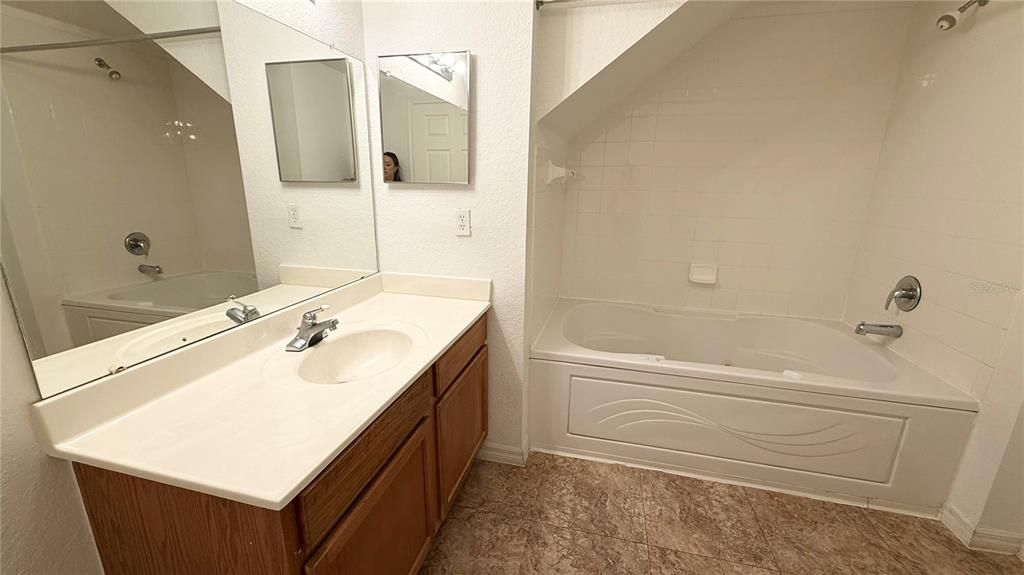 For Rent: $1,900 (4 beds, 3 baths, 1470 Square Feet)