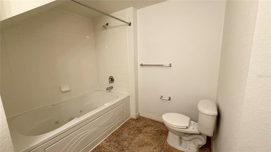 For Rent: $1,900 (4 beds, 3 baths, 1470 Square Feet)
