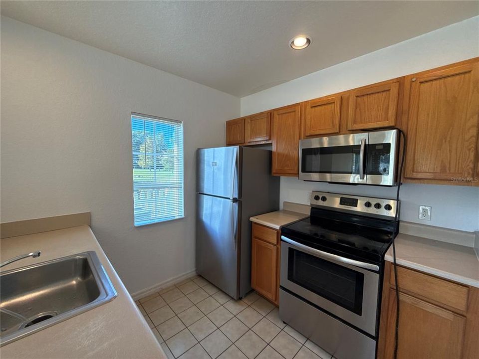 For Rent: $1,900 (4 beds, 3 baths, 1470 Square Feet)