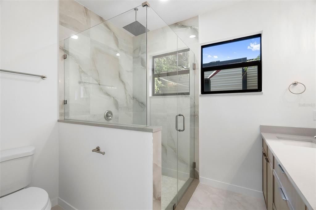 En Venta: $499,900 (3 camas, 2 baños, 1720 Pies cuadrados)