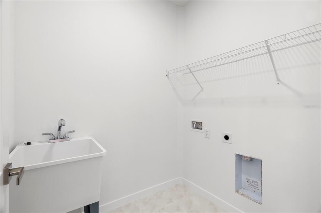 En Venta: $499,900 (3 camas, 2 baños, 1720 Pies cuadrados)