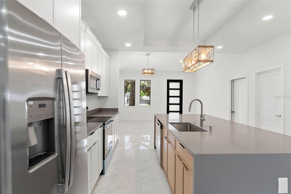 En Venta: $499,900 (3 camas, 2 baños, 1720 Pies cuadrados)