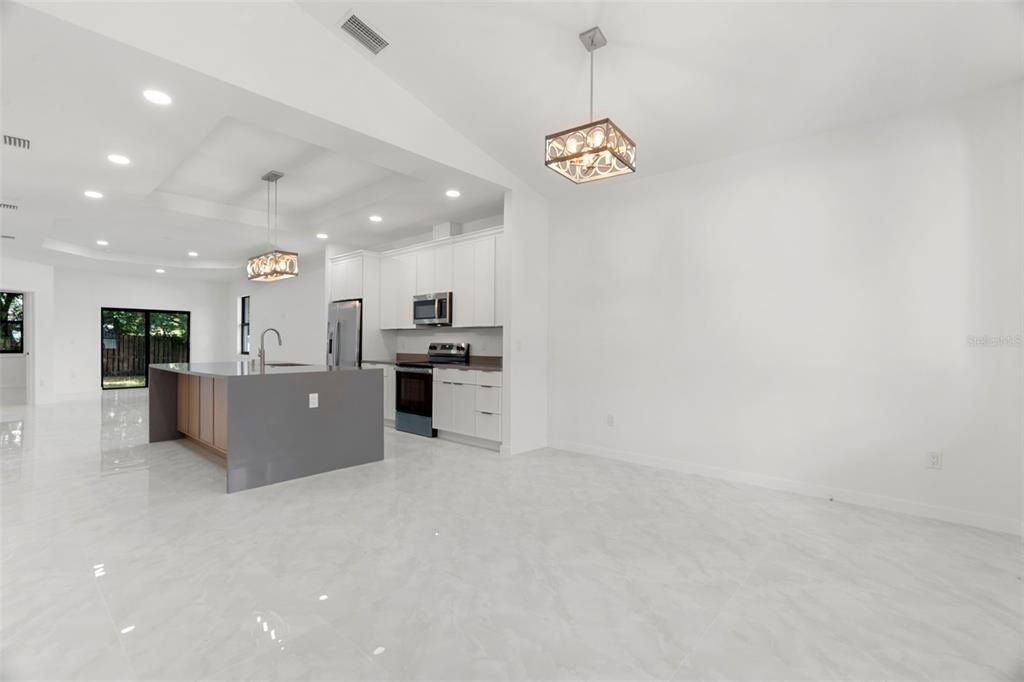 En Venta: $499,900 (3 camas, 2 baños, 1720 Pies cuadrados)