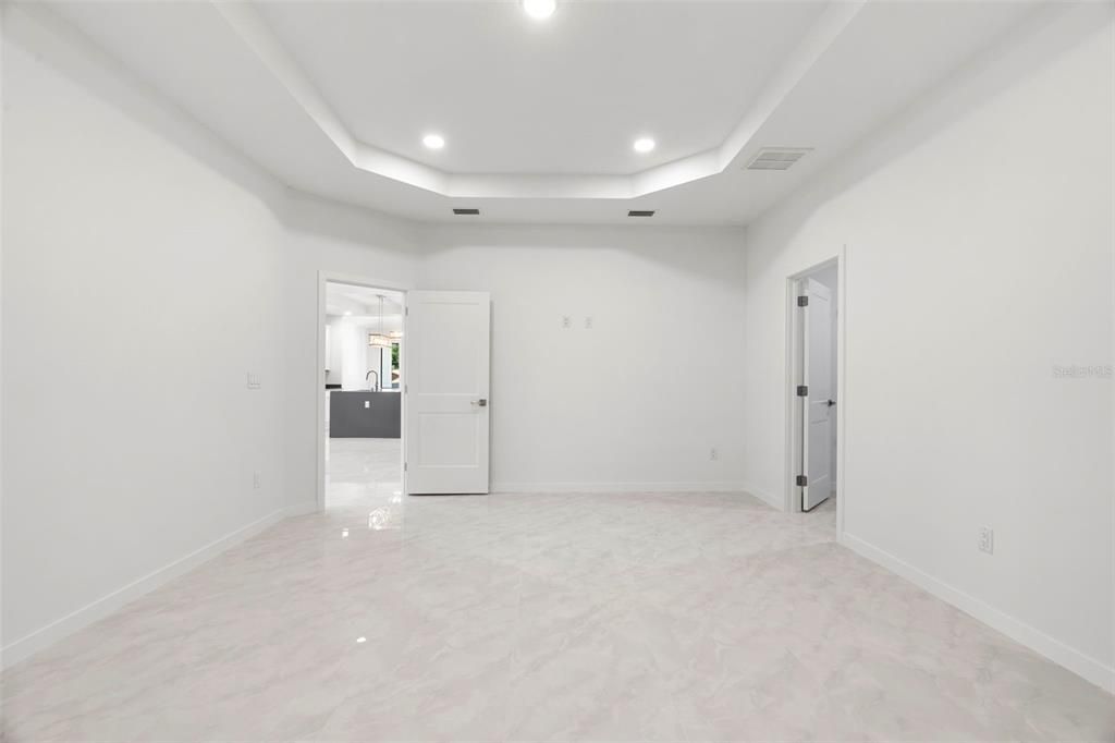 En Venta: $499,900 (3 camas, 2 baños, 1720 Pies cuadrados)