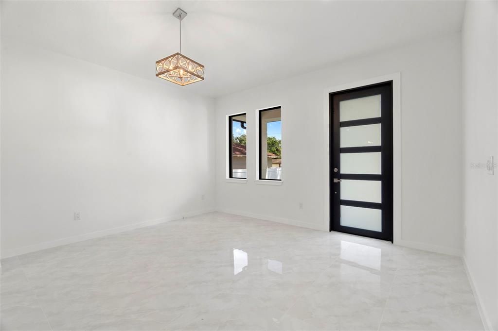 En Venta: $499,900 (3 camas, 2 baños, 1720 Pies cuadrados)