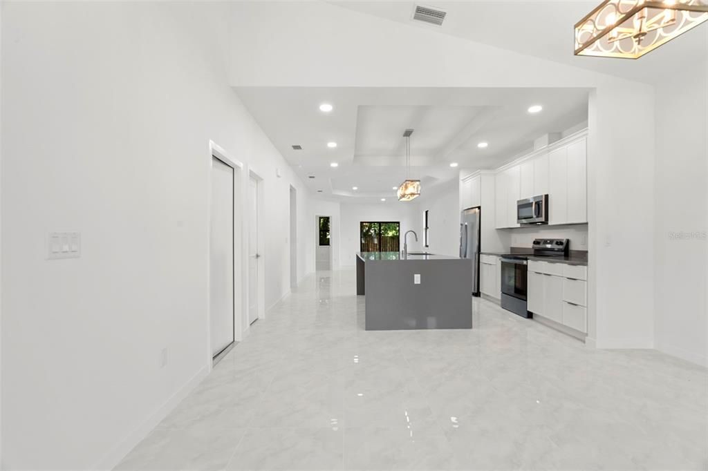 En Venta: $499,900 (3 camas, 2 baños, 1720 Pies cuadrados)