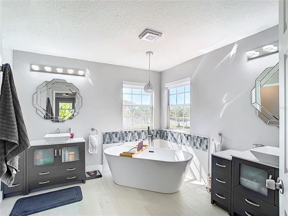 For Sale: $1,125,000 (5 beds, 3 baths, 3880 Square Feet)