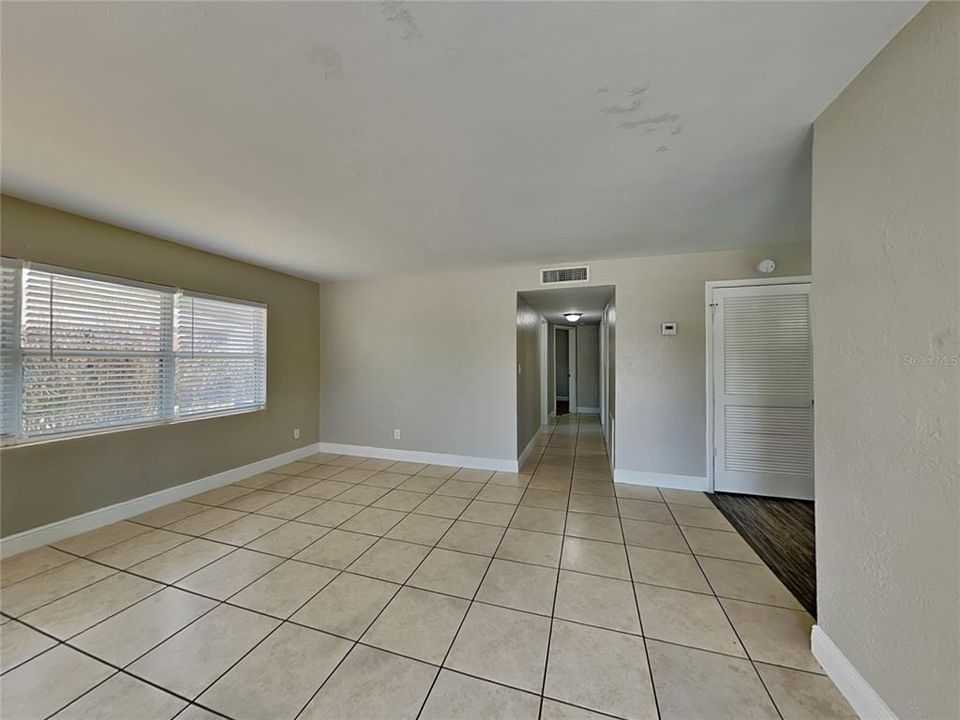 For Rent: $2,039 (3 beds, 2 baths, 1040 Square Feet)