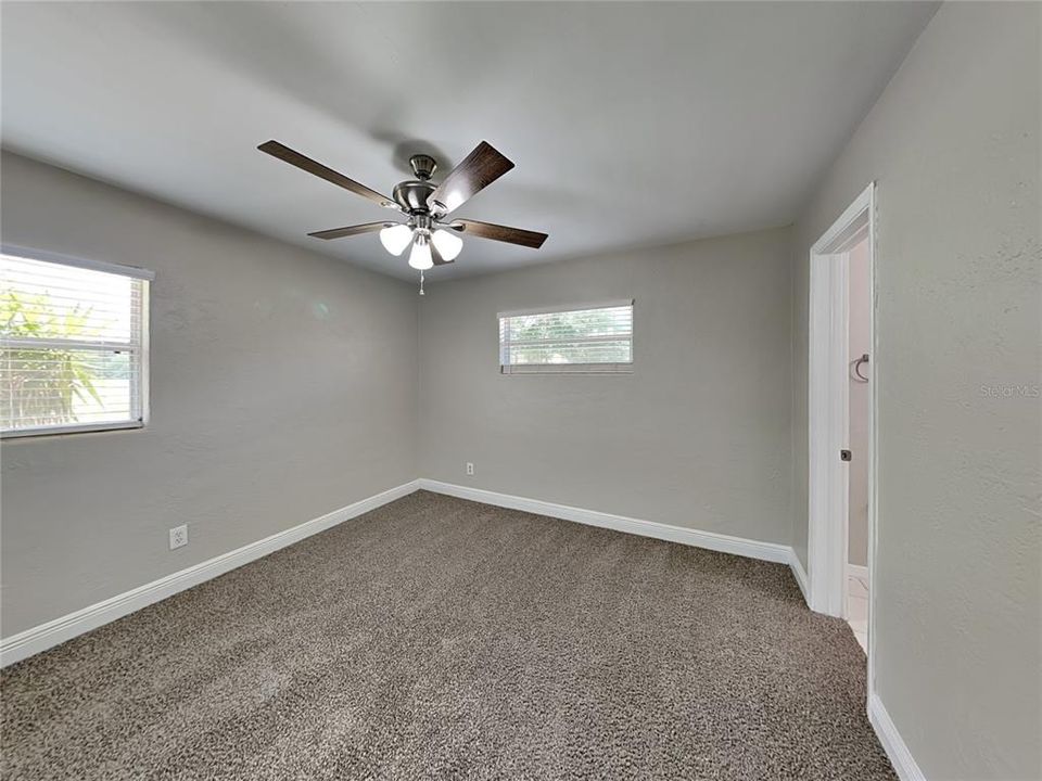 For Rent: $2,039 (3 beds, 2 baths, 1040 Square Feet)