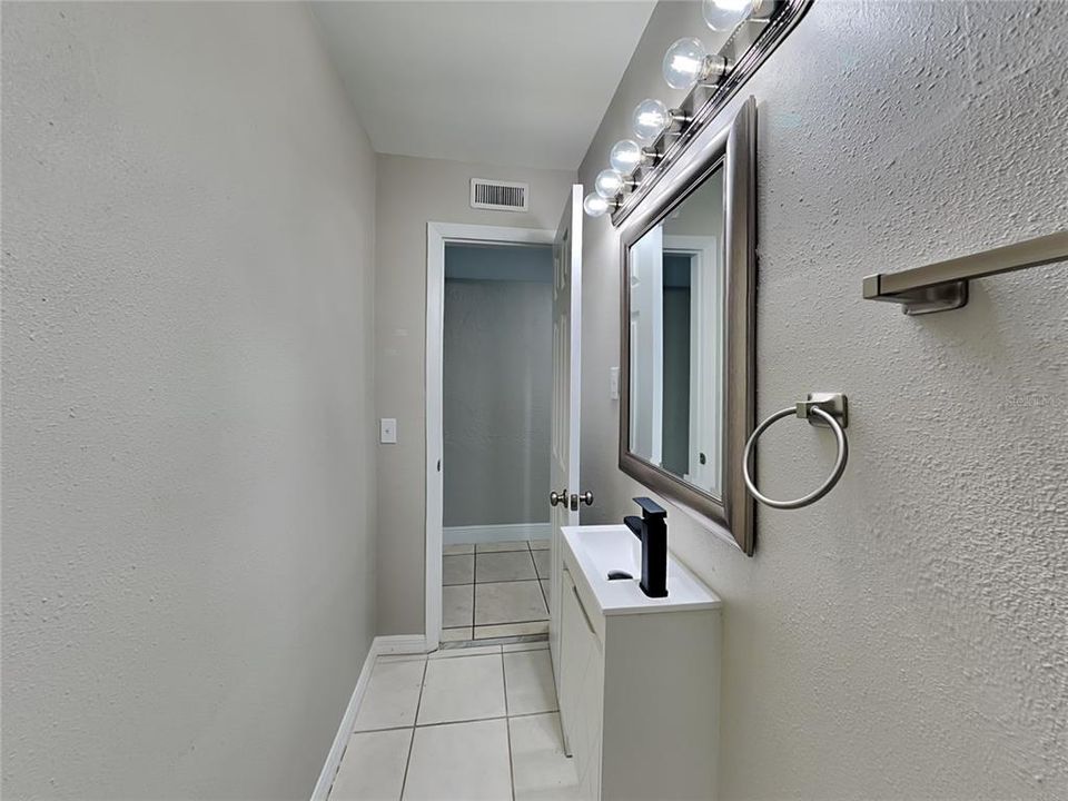 For Rent: $2,039 (3 beds, 2 baths, 1040 Square Feet)
