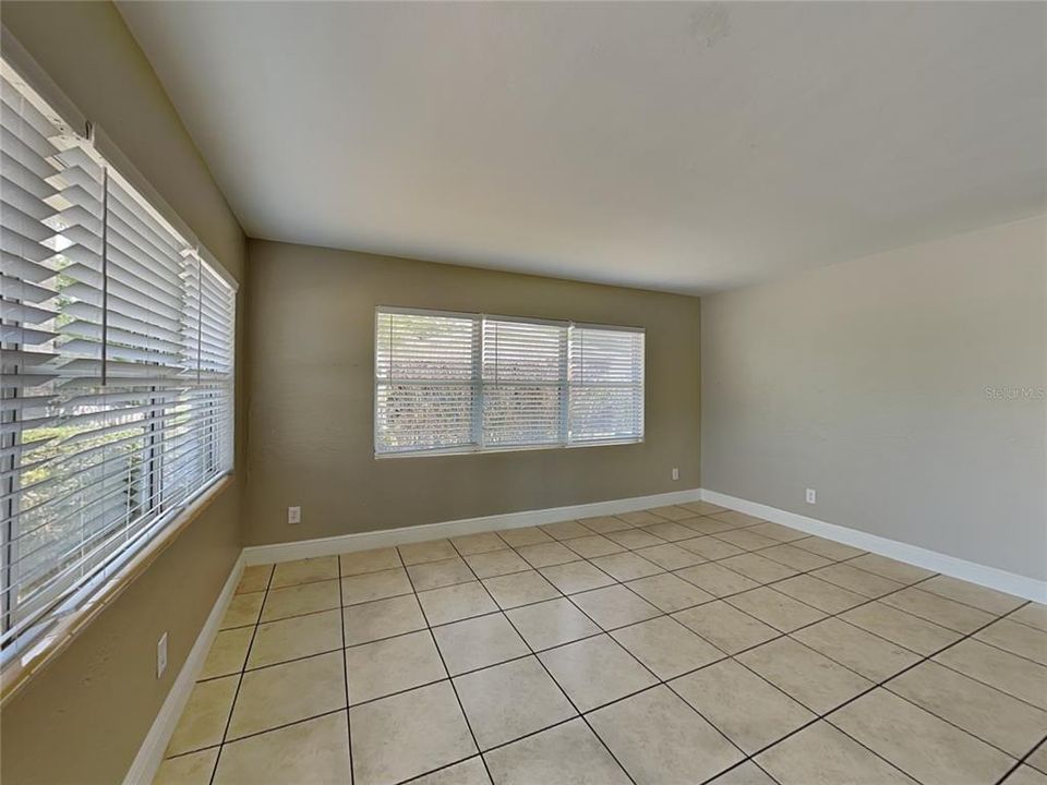 For Rent: $2,039 (3 beds, 2 baths, 1040 Square Feet)