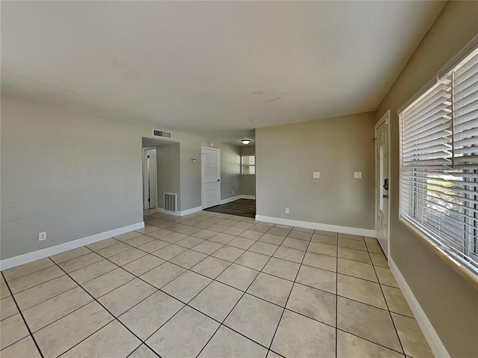For Rent: $2,039 (3 beds, 2 baths, 1040 Square Feet)