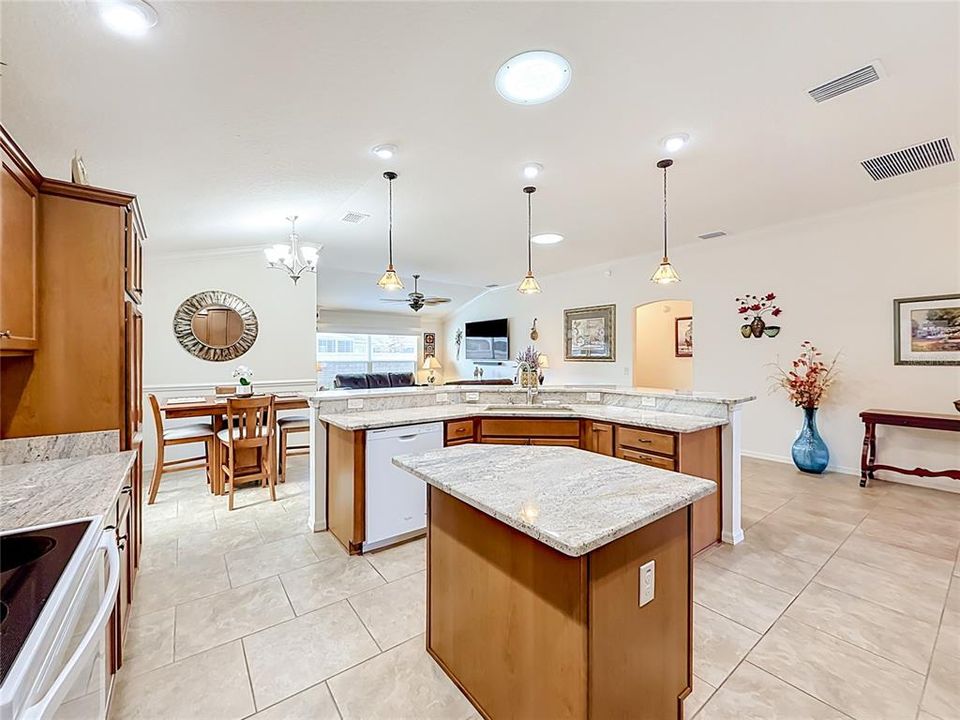 For Sale: $439,000 (3 beds, 2 baths, 1617 Square Feet)