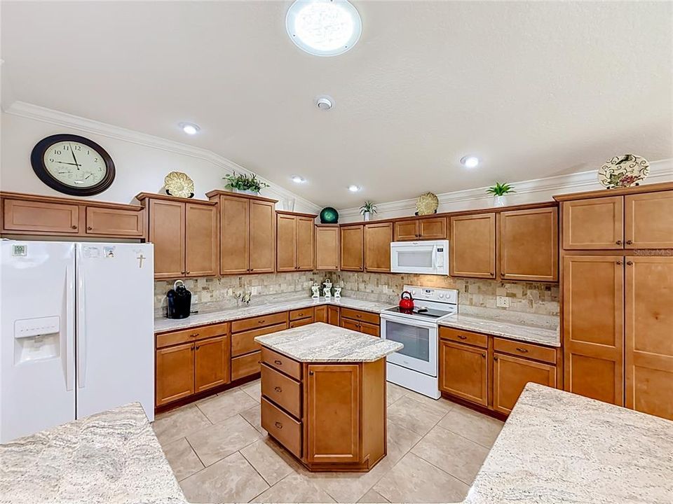 For Sale: $439,000 (3 beds, 2 baths, 1617 Square Feet)