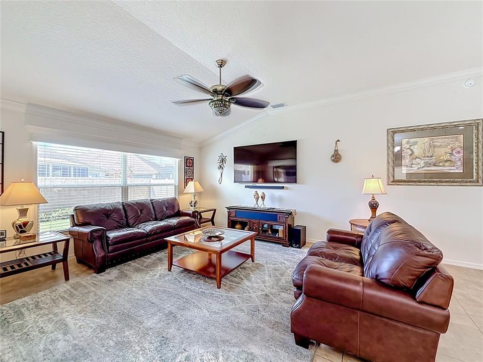 For Sale: $439,000 (3 beds, 2 baths, 1617 Square Feet)