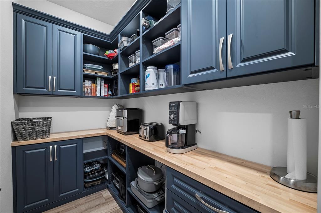 For Sale: $675,000 (4 beds, 3 baths, 3187 Square Feet)