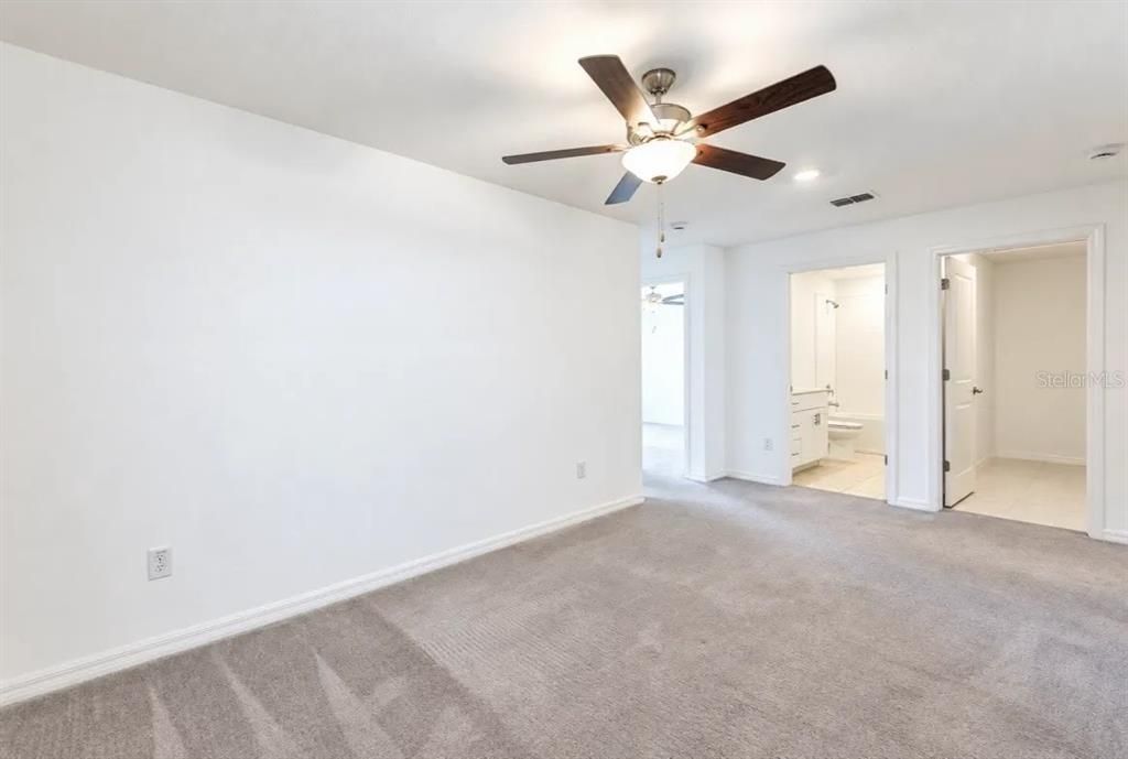 For Rent: $2,795 (4 beds, 2 baths, 2466 Square Feet)