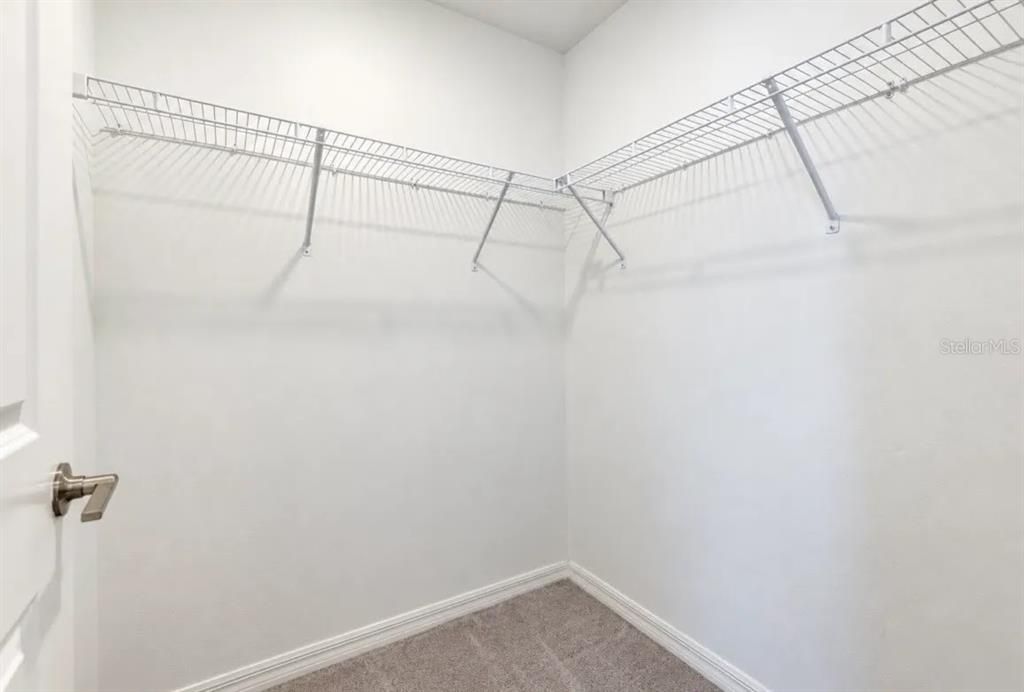 For Rent: $2,795 (4 beds, 2 baths, 2466 Square Feet)