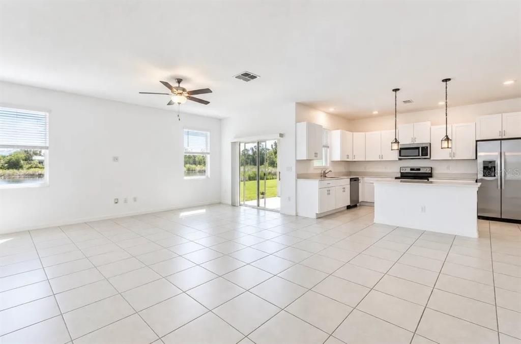 For Rent: $2,795 (4 beds, 2 baths, 2466 Square Feet)