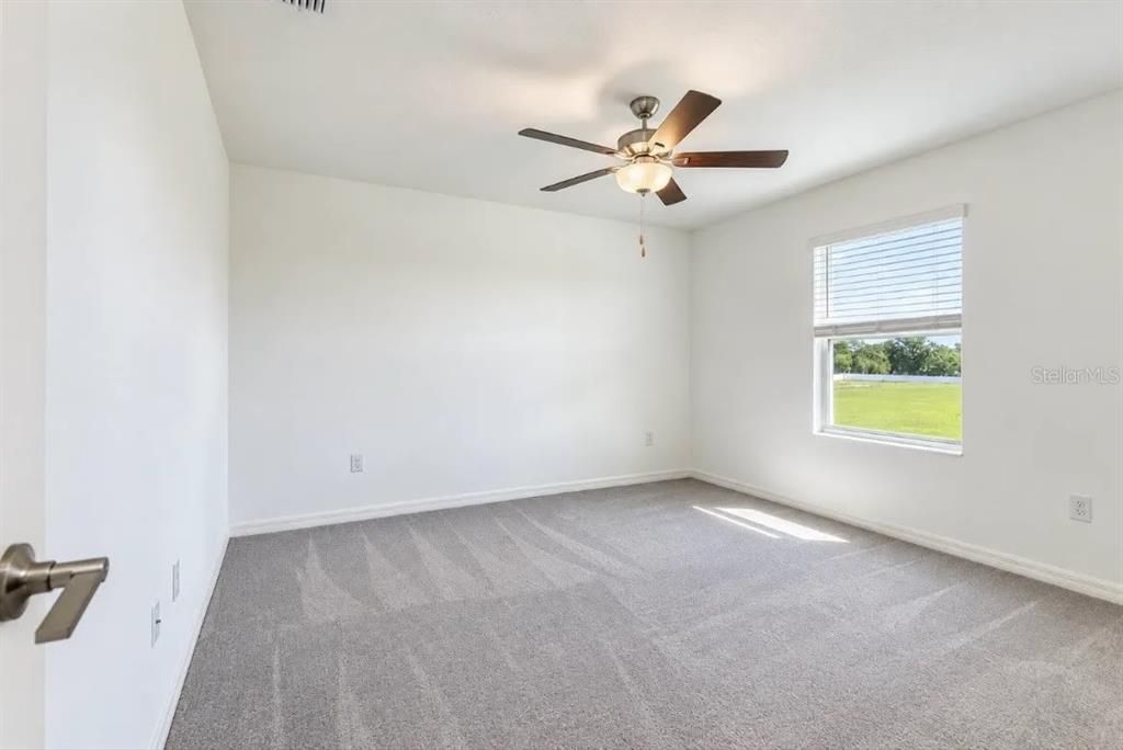 For Rent: $2,795 (4 beds, 2 baths, 2466 Square Feet)