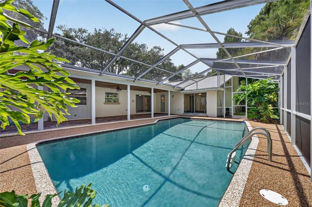 En Venta: $499,000 (4 camas, 2 baños, 2084 Pies cuadrados)