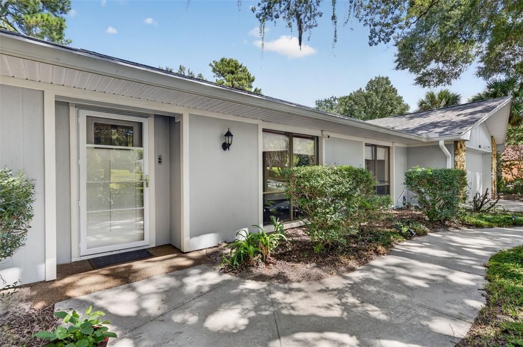 En Venta: $499,000 (4 camas, 2 baños, 2084 Pies cuadrados)