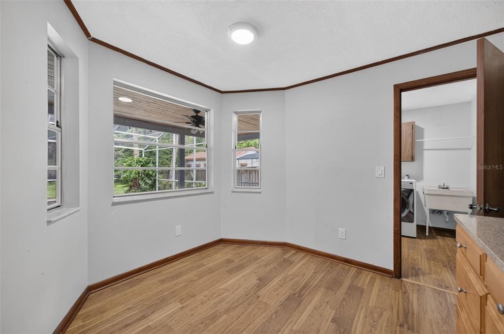 En Venta: $499,000 (4 camas, 2 baños, 2084 Pies cuadrados)