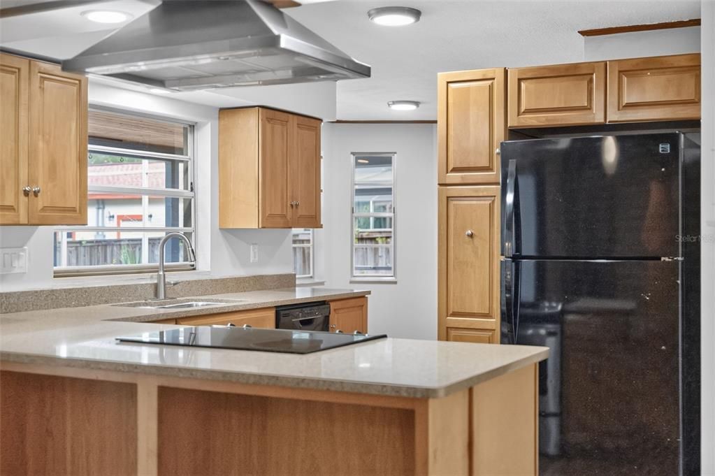 En Venta: $499,000 (4 camas, 2 baños, 2084 Pies cuadrados)