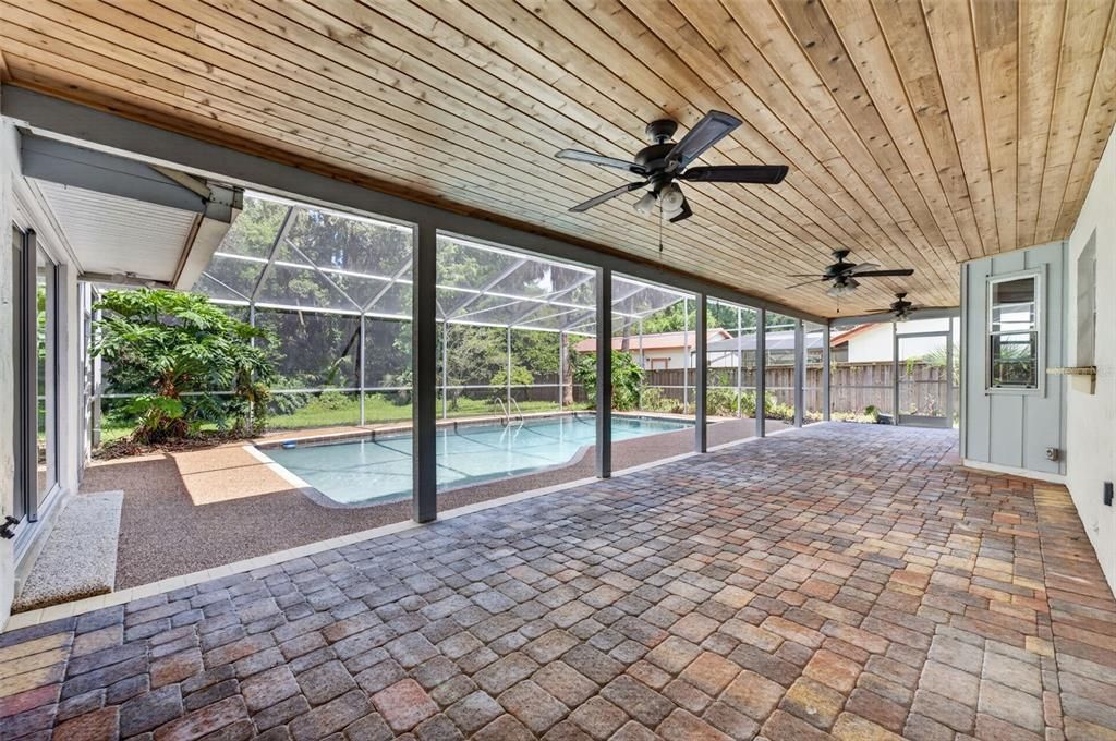 En Venta: $499,000 (4 camas, 2 baños, 2084 Pies cuadrados)
