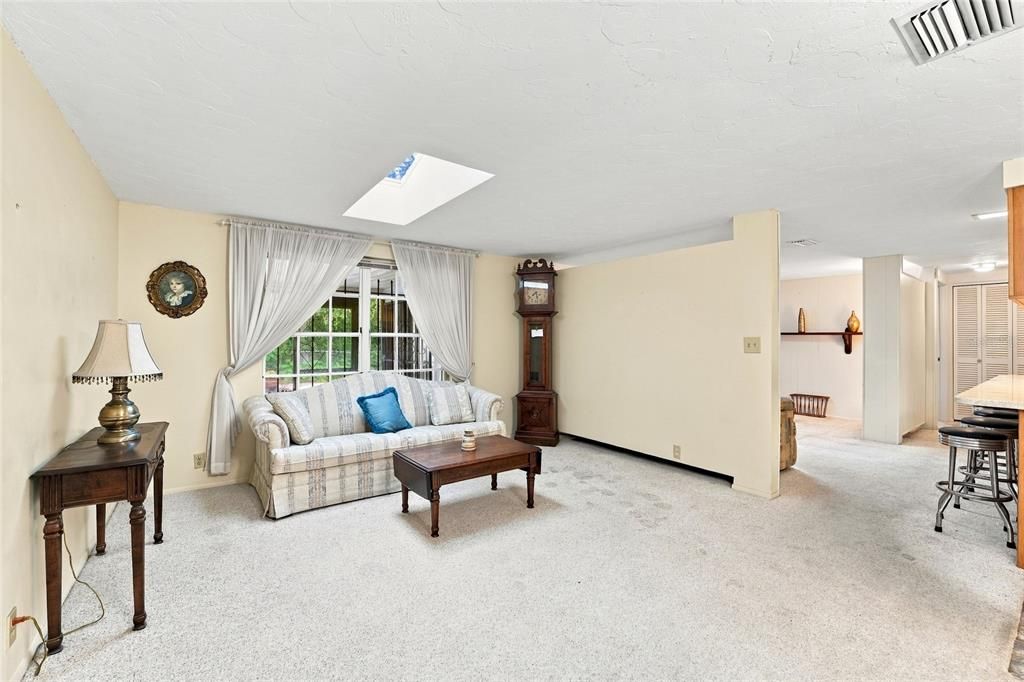 En Venta: $425,000 (3 camas, 2 baños, 1500 Pies cuadrados)
