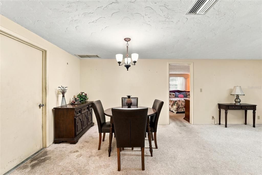 En Venta: $425,000 (3 camas, 2 baños, 1500 Pies cuadrados)