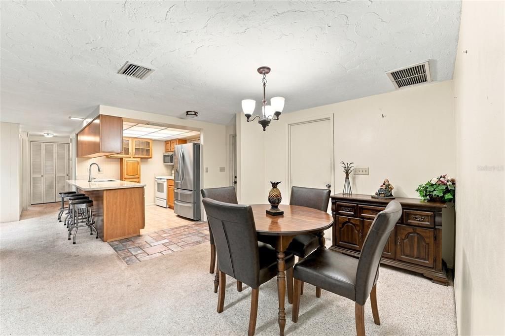 En Venta: $425,000 (3 camas, 2 baños, 1500 Pies cuadrados)