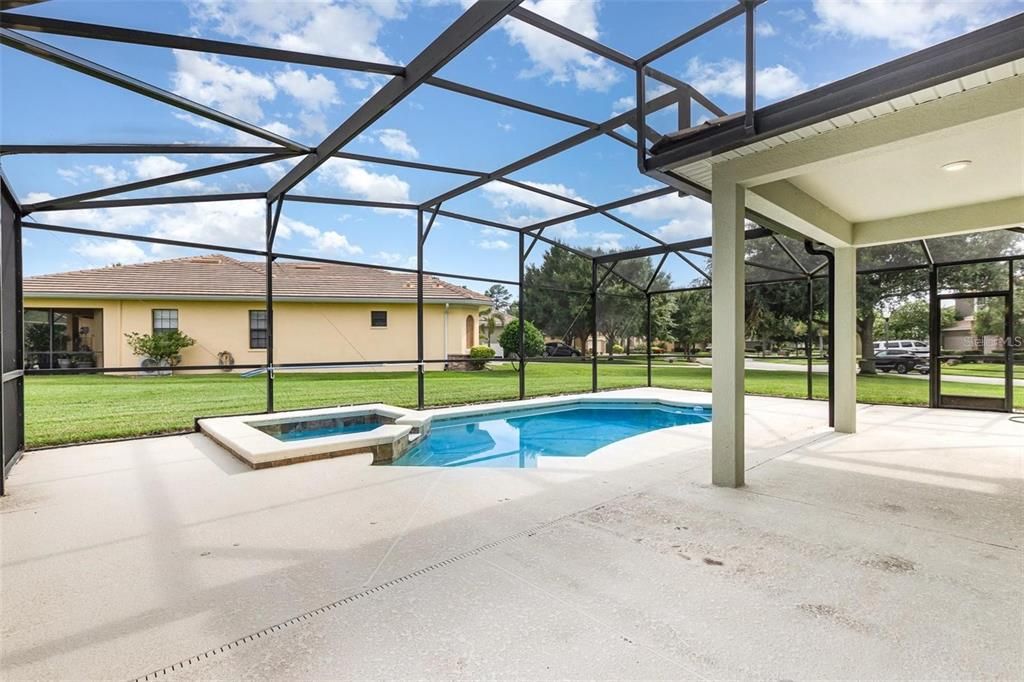 出租: $3,300 (6 贝兹, 3 浴室, 2870 平方英尺)