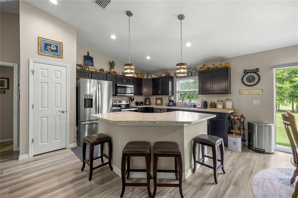 En Venta: $289,999 (3 camas, 2 baños, 1555 Pies cuadrados)