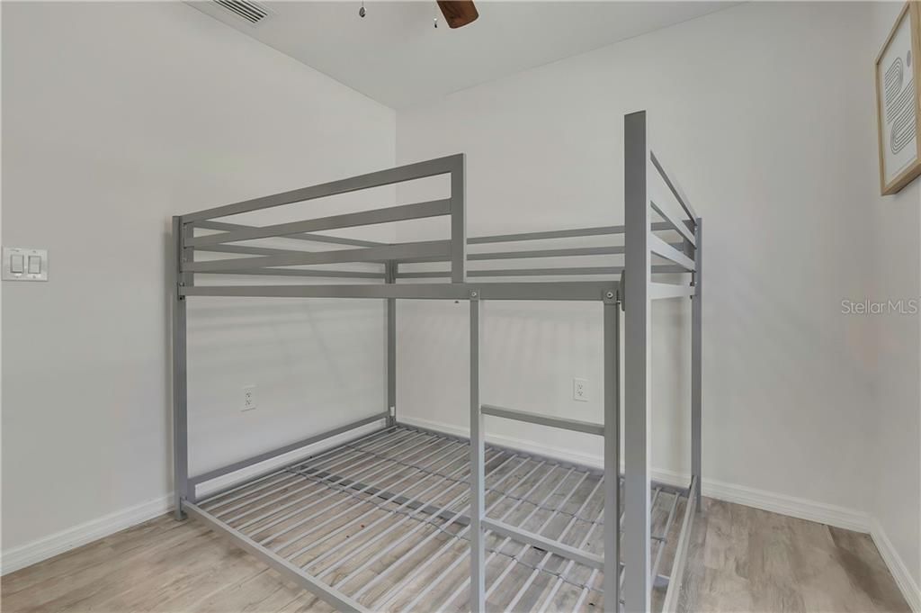 На продажу: $263,000 (3 спален, 2 ванн, 1025 Квадратных фут)