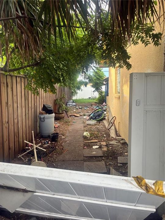 En Venta: $249,000 (3 camas, 3 baños, 1960 Pies cuadrados)