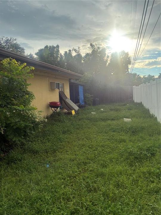 En Venta: $249,000 (3 camas, 3 baños, 1960 Pies cuadrados)