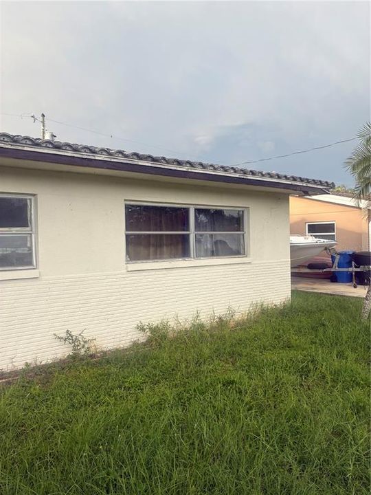 En Venta: $249,000 (3 camas, 3 baños, 1960 Pies cuadrados)