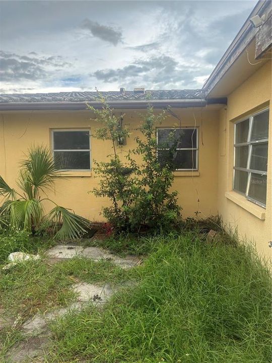 En Venta: $249,000 (3 camas, 3 baños, 1960 Pies cuadrados)