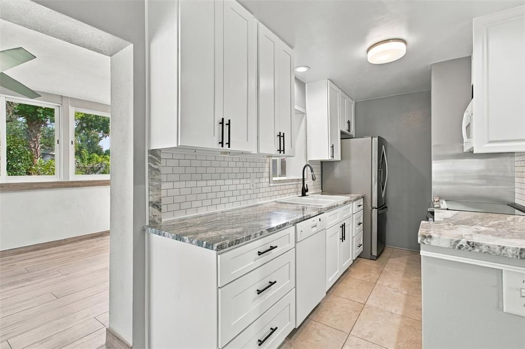 For Sale: $365,000 (3 beds, 1 baths, 1062 Square Feet)