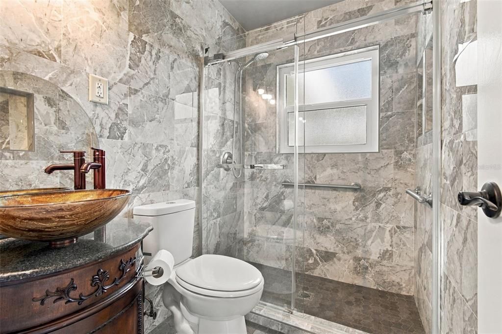 For Sale: $365,000 (3 beds, 1 baths, 1062 Square Feet)